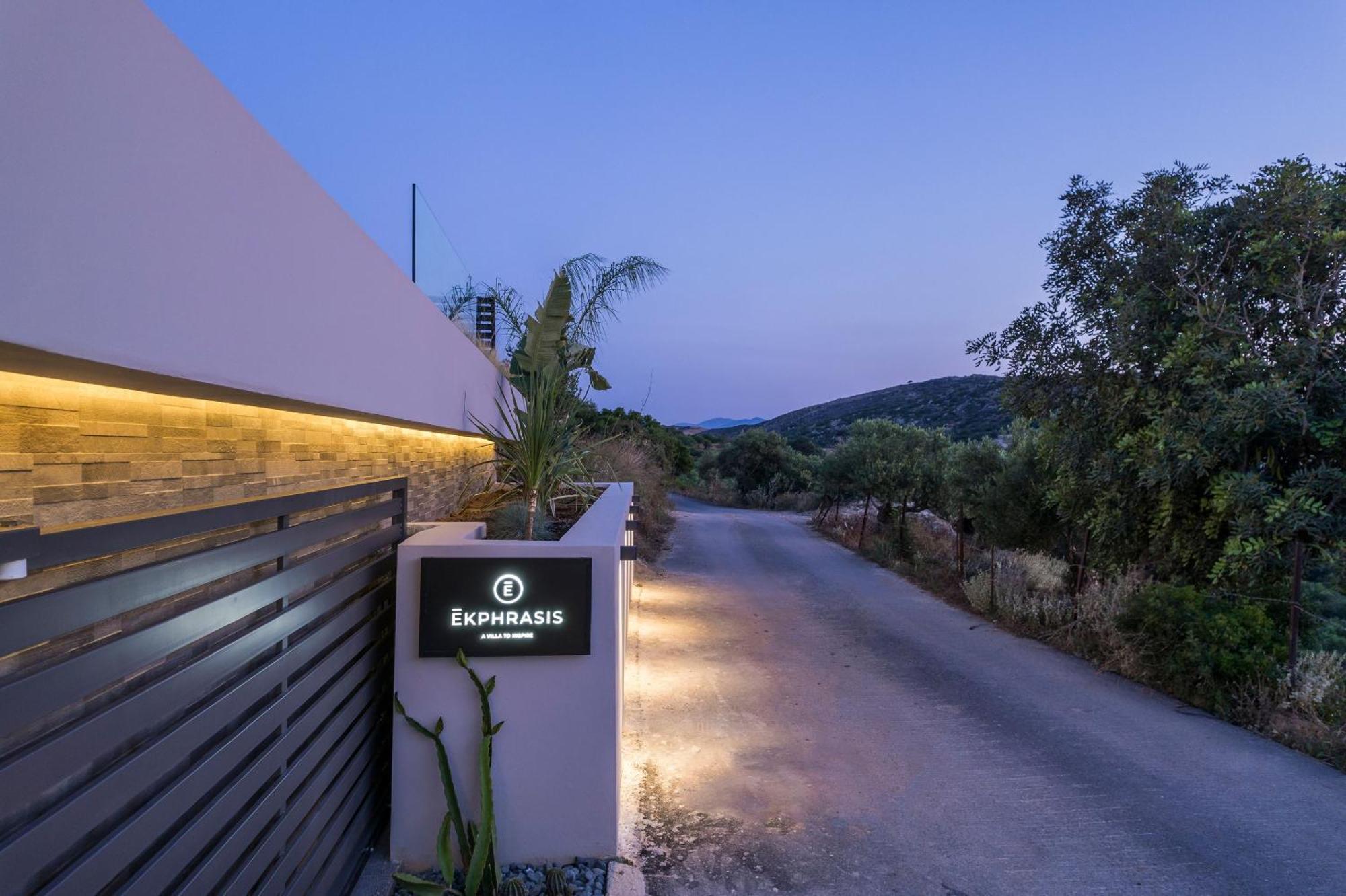Villa Ekphrasis With Sea View And Jacuzzi Ravdhoúkha エクステリア 写真