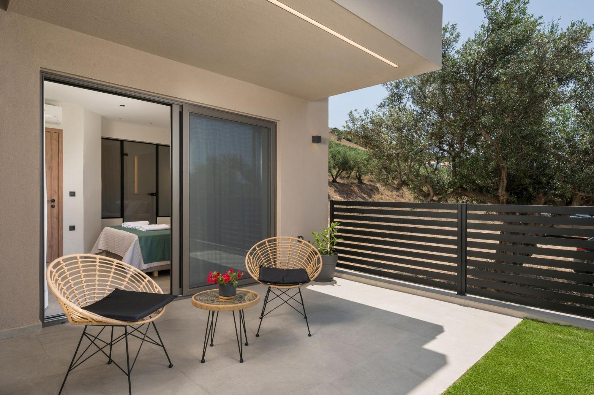 Villa Ekphrasis With Sea View And Jacuzzi Ravdhoúkha エクステリア 写真