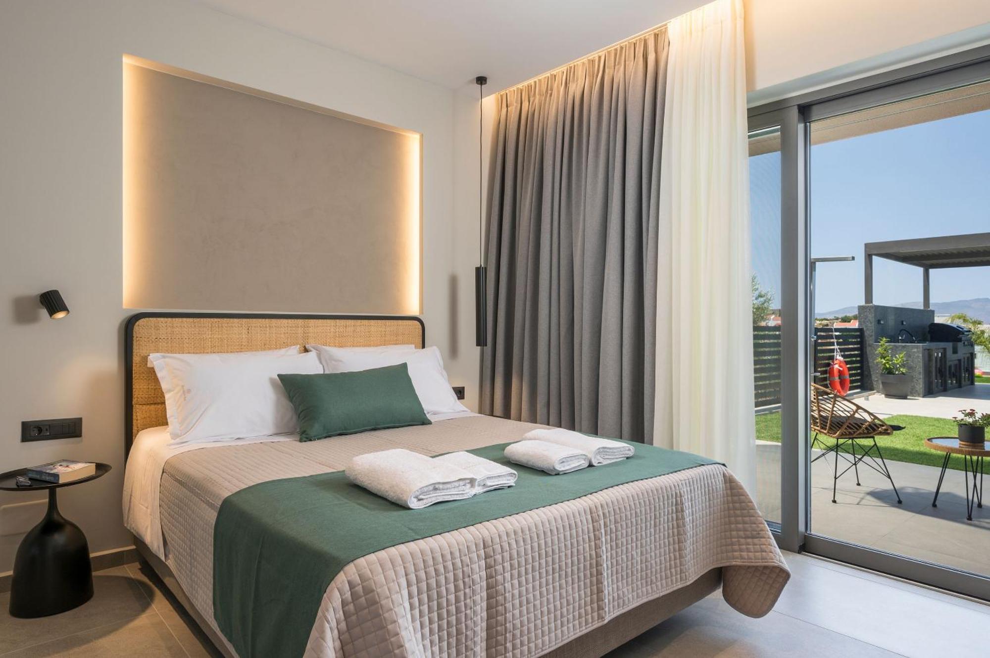 Villa Ekphrasis With Sea View And Jacuzzi Ravdhoúkha エクステリア 写真
