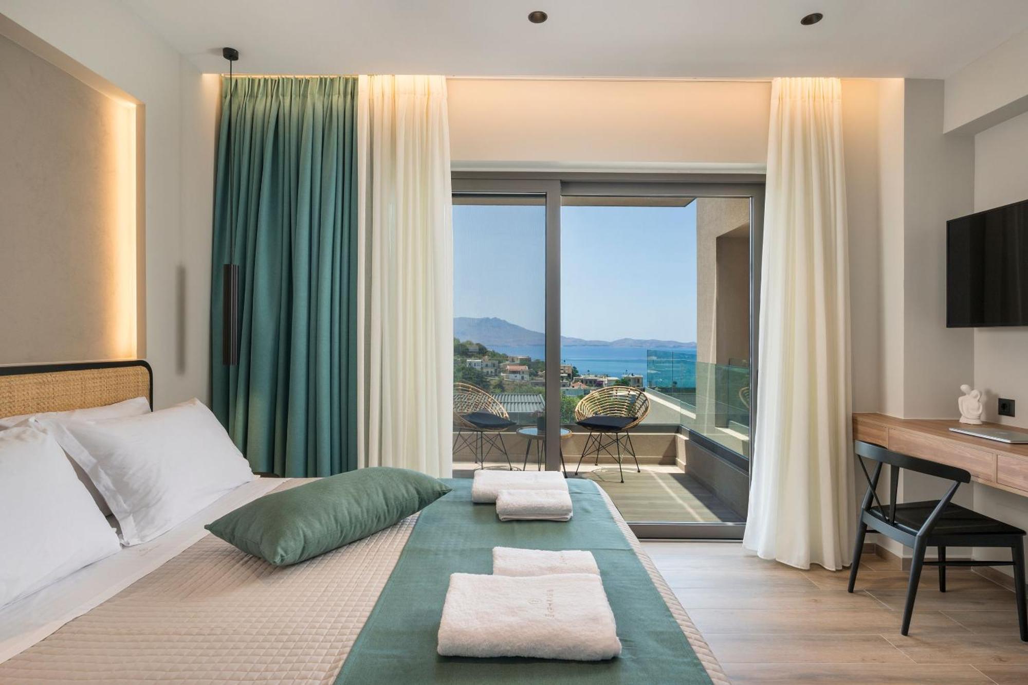 Villa Ekphrasis With Sea View And Jacuzzi Ravdhoúkha エクステリア 写真